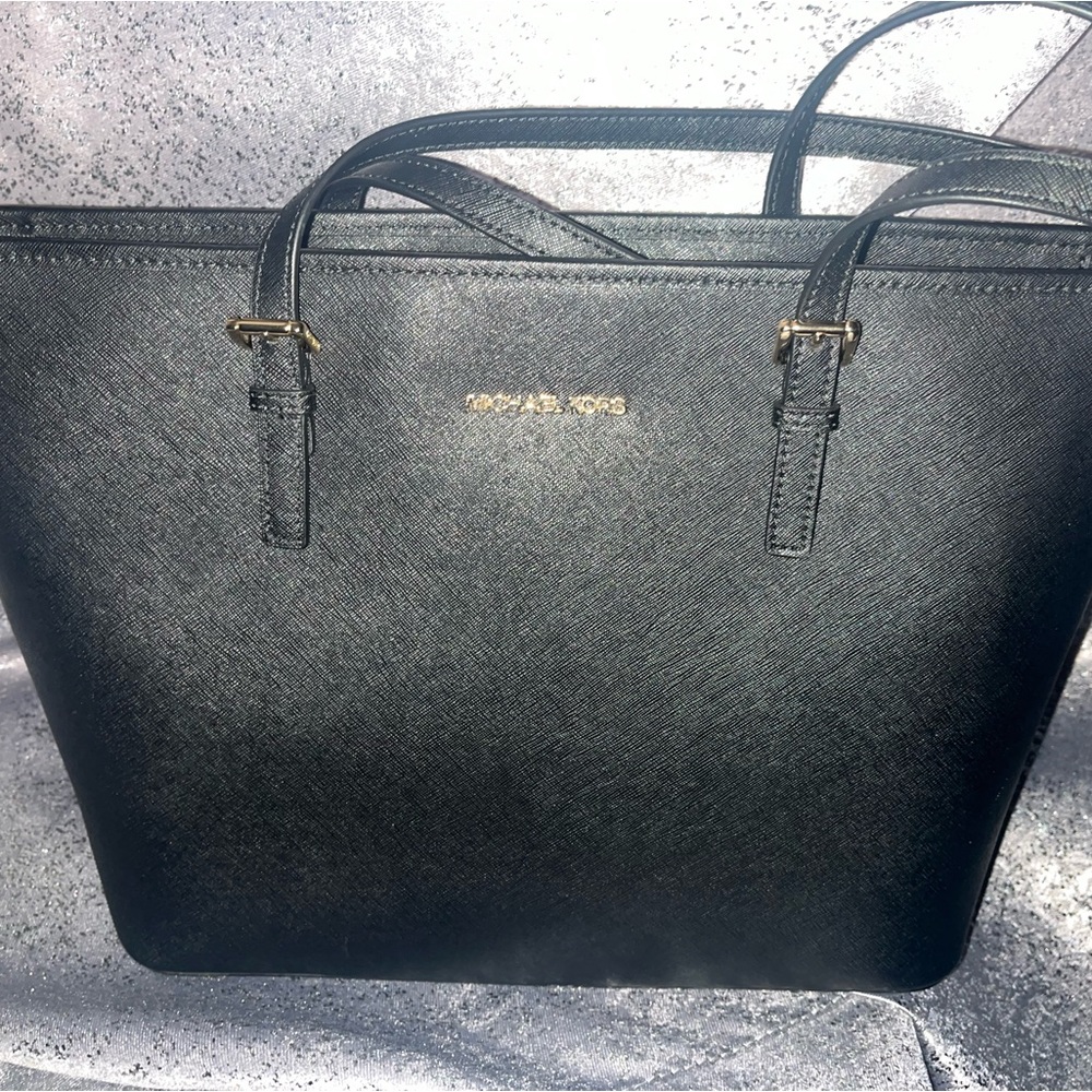 Beautiful Michael Kors tote